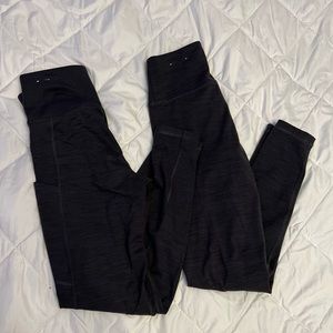bundle of 2 leggings